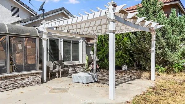 $945,000 | 10 Bluff Point Circle, Phillips Ranch, CA 91766