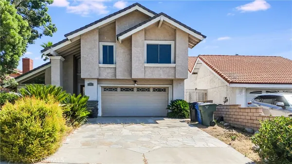 $945,000 | 10 Bluff Point Circle, Phillips Ranch, CA 91766