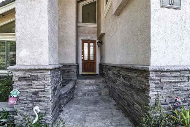 $950,000 | 10 Bluff Point Circle, Phillips Ranch, CA 91766