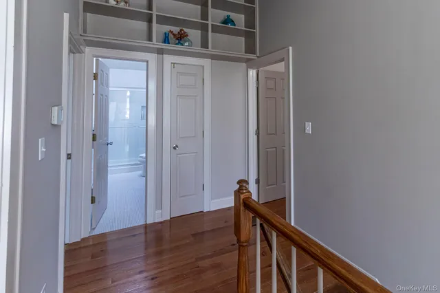 $1,199,999 | 6 Bayview Terrace, Hampton Bays, NY 11946