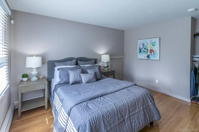 $1,199,999 | 6 Bayview Terrace, Hampton Bays, NY 11946