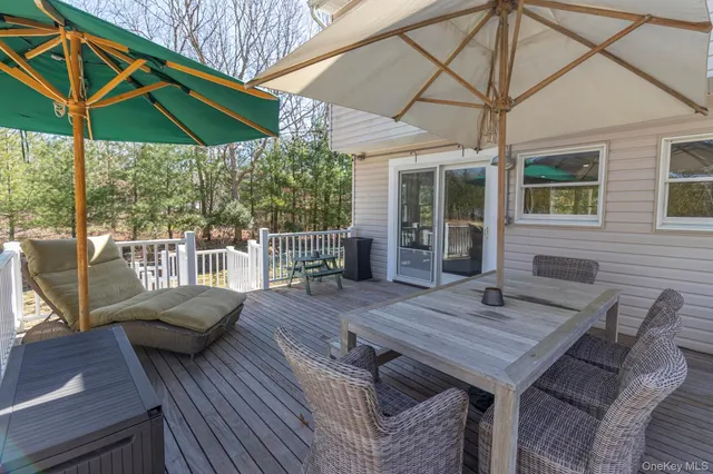 $1,199,999 | 6 Bayview Terrace, Hampton Bays, NY 11946