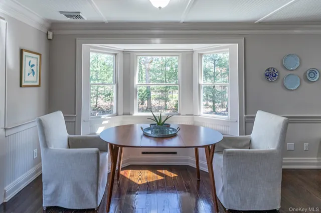 $1,199,999 | 6 Bayview Terrace, Hampton Bays, NY 11946