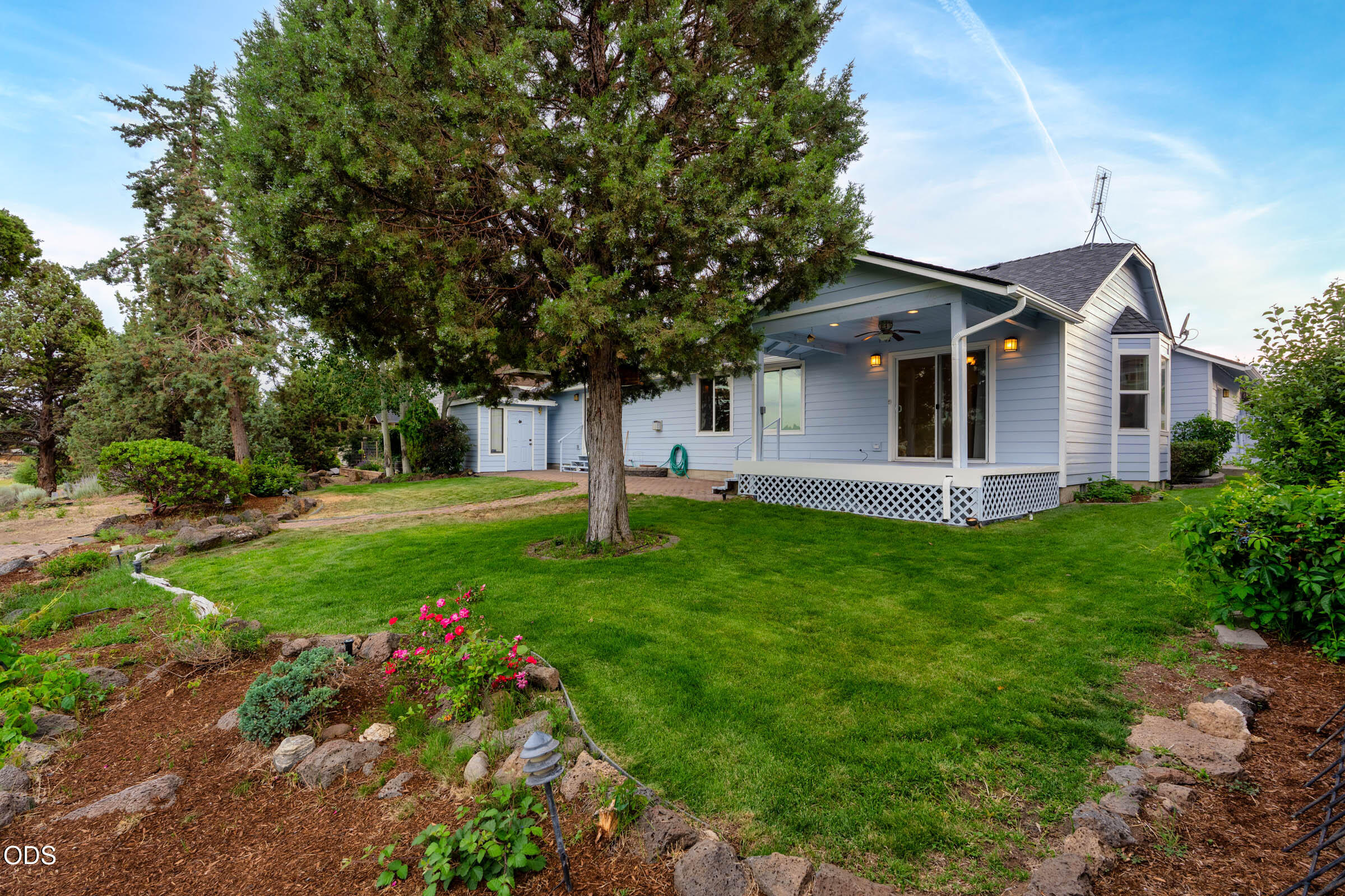1128 Southwest Rimrock Way Redmond, OR 97756 - Photo 33 of 46