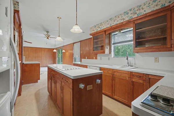 $279,000 | 715 West League City Parkway, League City, TX 77573