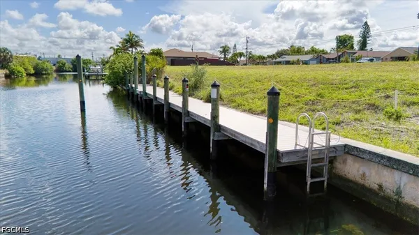 $179,900 | 1102 Southeast 13th Avenue, Cape Coral, FL 33990