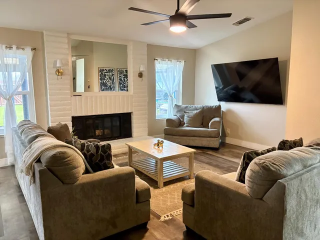 $475,000 | 212 Jubilee Way, Rio Linda, CA 95673