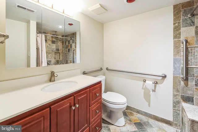 $2,300 | 1804 Mountainview Drive, Unit 1804, Chesterbrook, PA 19087