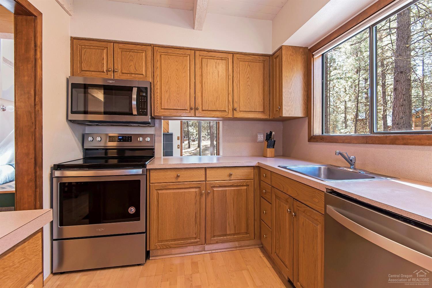 70689 Pasque Flower, Unit SM82 Black Butte Ranch, OR 97759 - Photo 6 of 23 Gallery Image 6