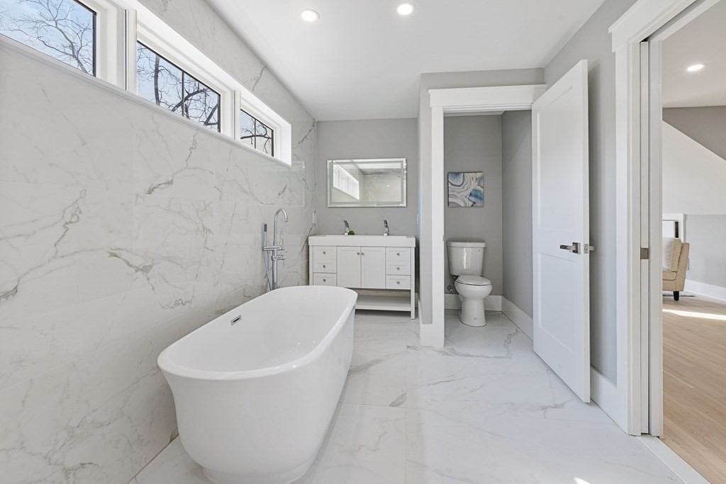 27-2 Central Road, Unit 2 Somerville, MA 02143 - Photo 36 of 41 Gallery Image 36