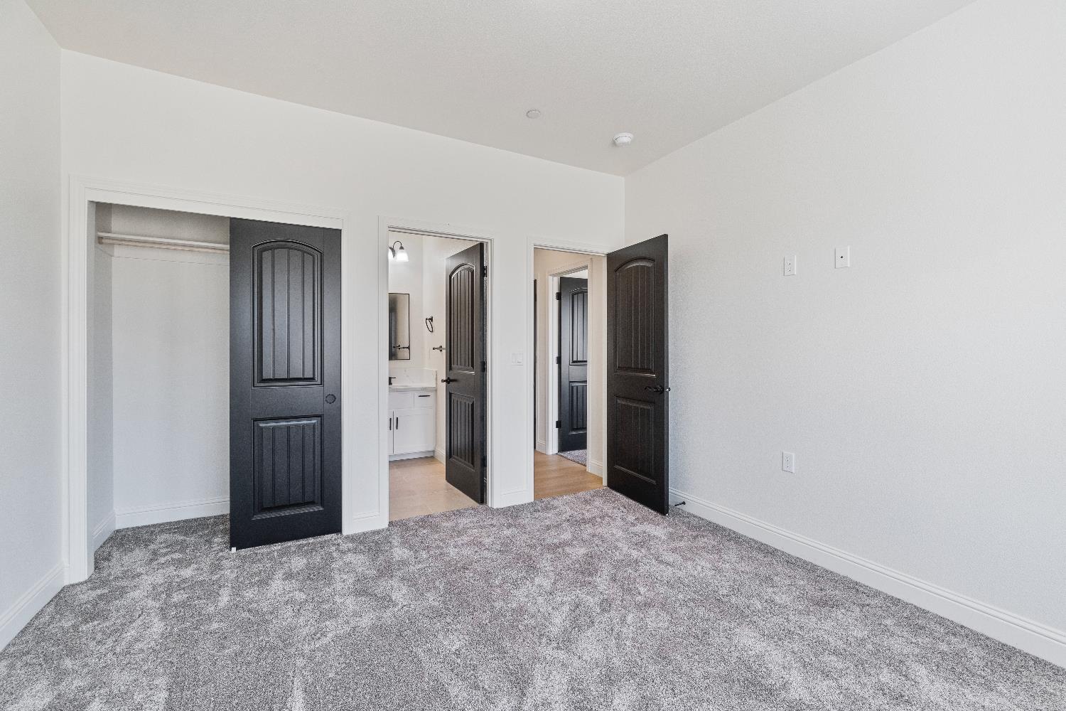 21035 Forest Glen Road Madera, CA 93638 - Photo 27 of 31 a view of an empty room