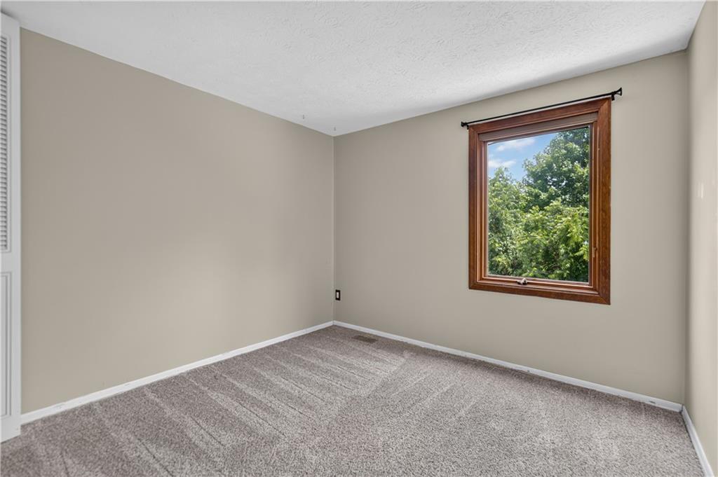 480 Hunting Creek Road Canonsburg, PA 15317 - Photo 22 of 32