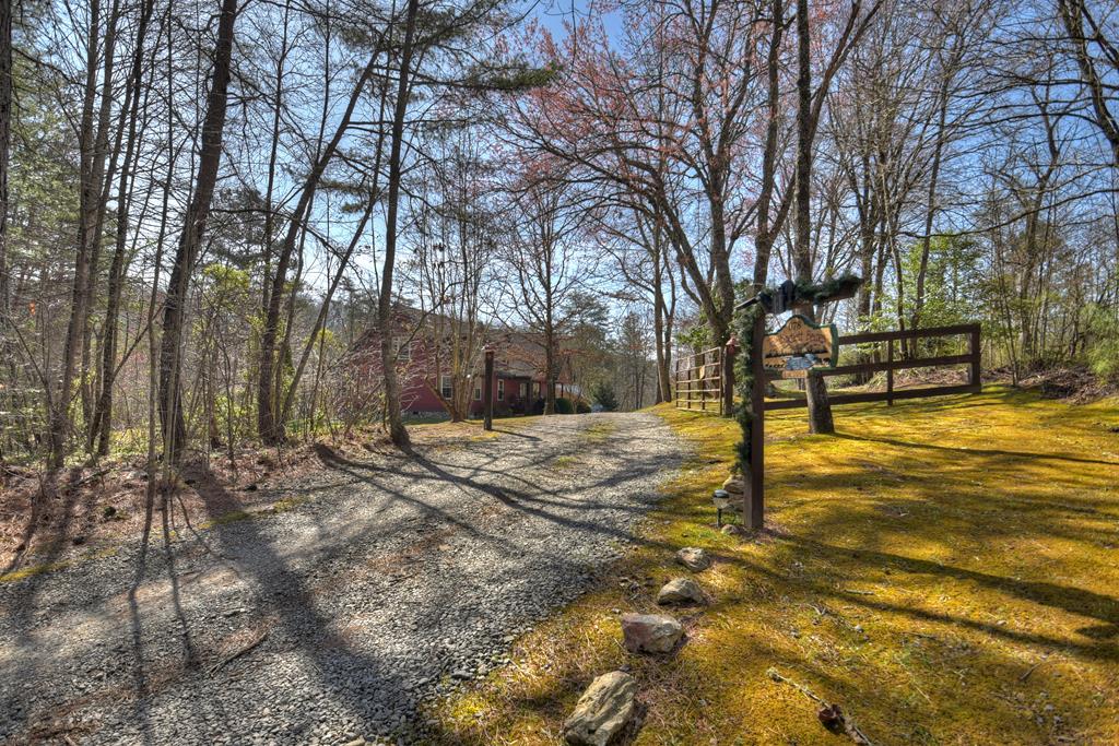 678 Meadow Creek Way Blue Ridge, GA 30513 - Photo 15 of 48 Gallery Image 15