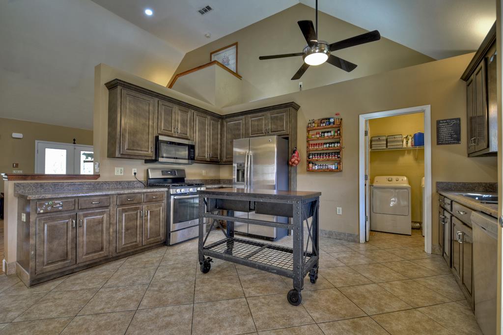 678 Meadow Creek Way Blue Ridge, GA 30513 - Photo 6 of 48 Gallery Image 6