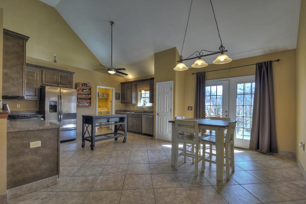 678 Meadow Creek Way Blue Ridge, GA 30513 - Photo 7 of 48 Gallery Image 7