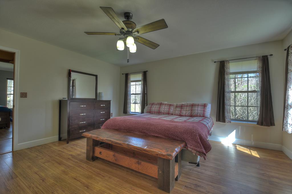 678 Meadow Creek Way Blue Ridge, GA 30513 - Photo 8 of 48 Gallery Image 8