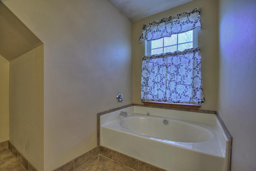 678 Meadow Creek Way Blue Ridge, GA 30513 - Photo 9 of 48 Gallery Image 9