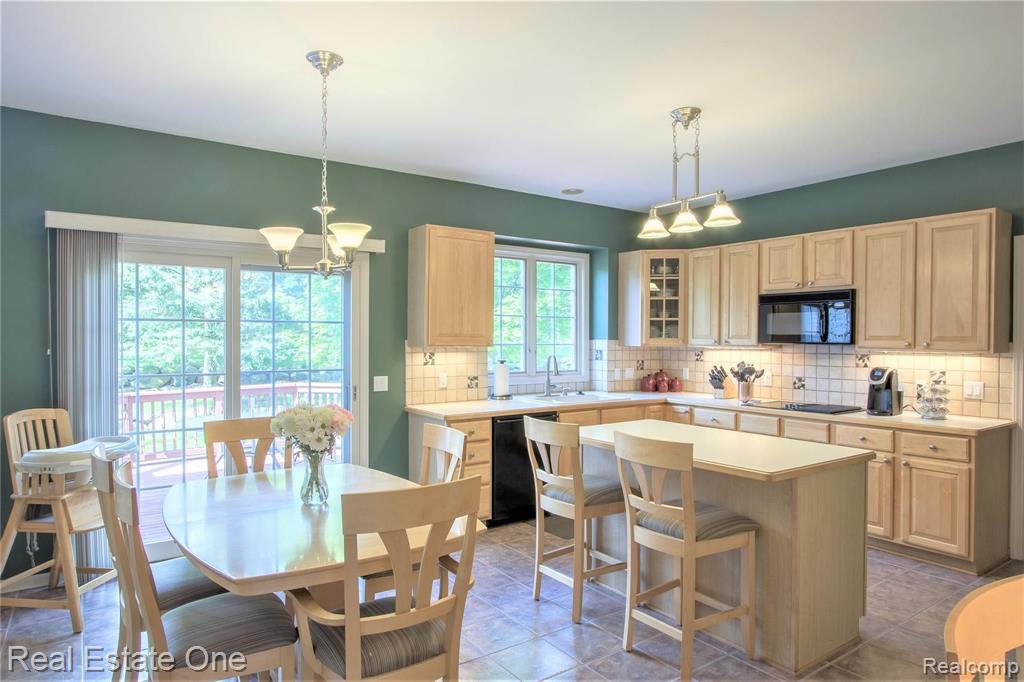 900 Loggers Circle Rochester, MI 48307 - Photo 9 of 24