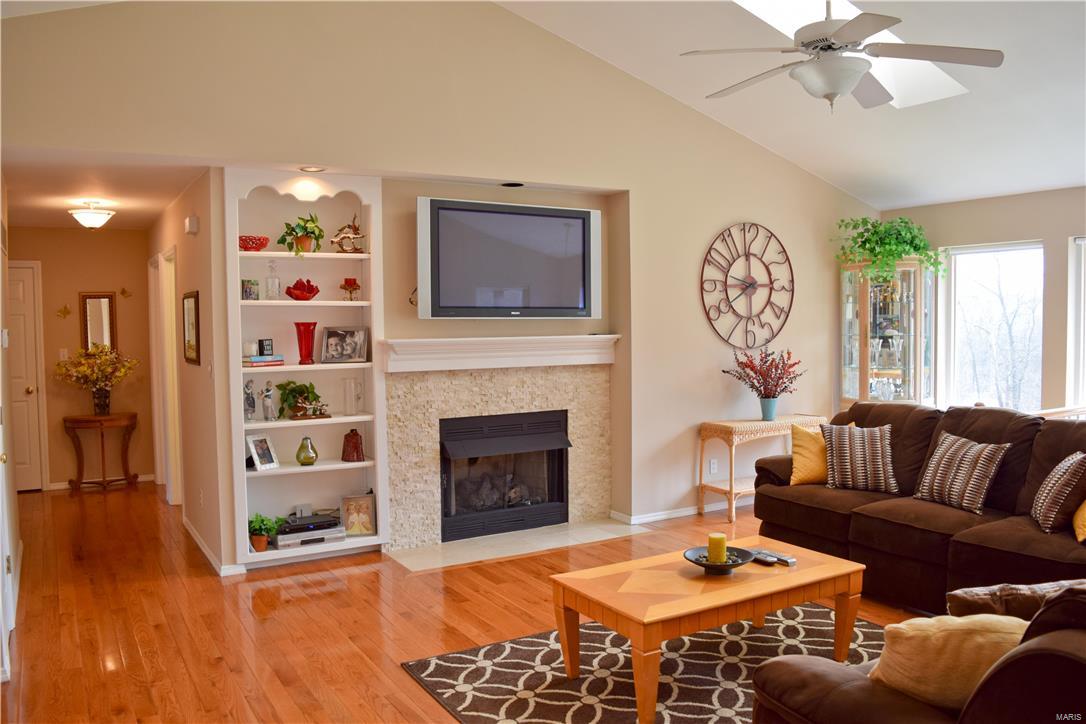 3912 Butler Hill Road St. Louis, MO 63129 - Photo 3 of 40 Gallery Image 3