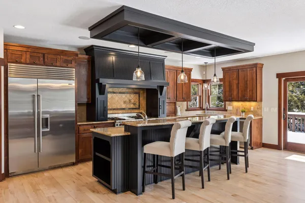 $1,295,000 | 2655 Cottage Grove Place, Woodbury, MN 55129