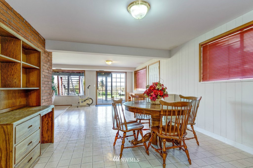 1633 Jones Avenue Northeast Renton, WA 98056 - Photo 15 of 25