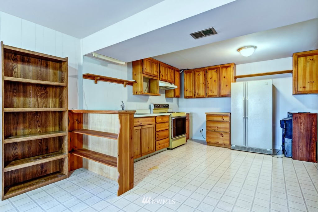 1633 Jones Avenue Northeast Renton, WA 98056 - Photo 16 of 25