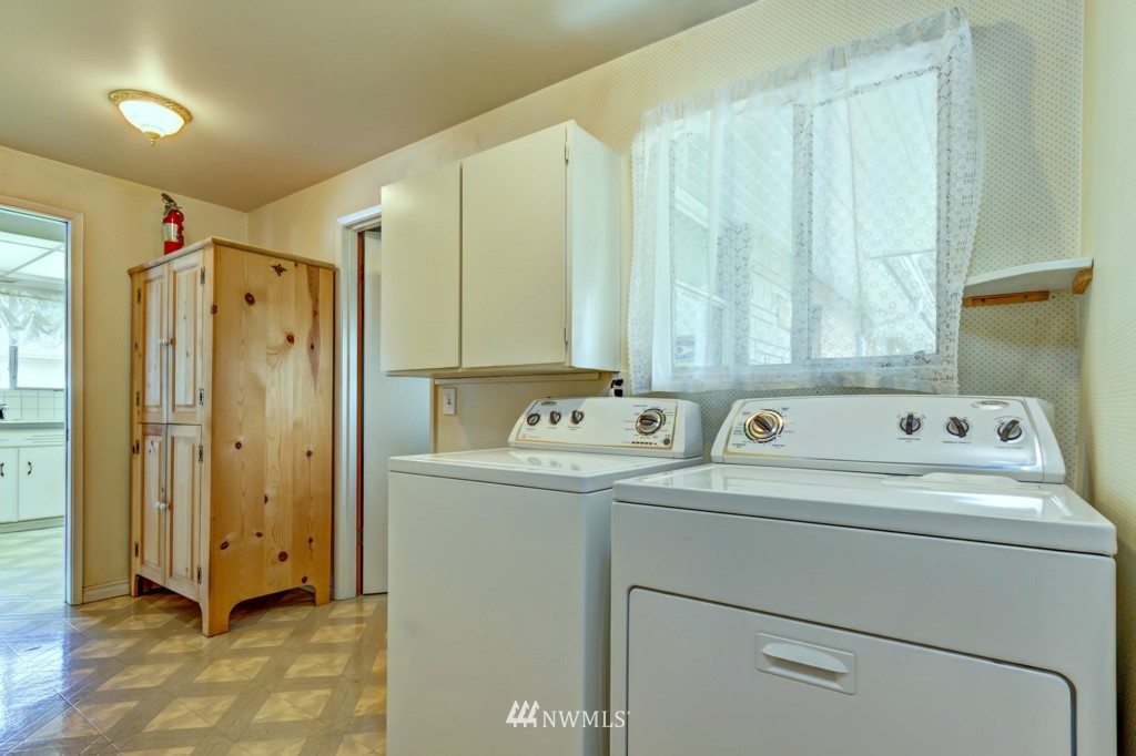 1633 Jones Avenue Northeast Renton, WA 98056 - Photo 17 of 25
