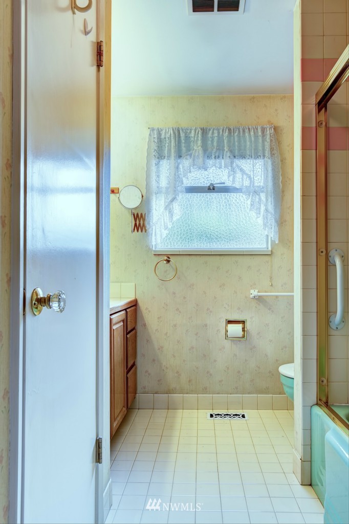 1633 Jones Avenue Northeast Renton, WA 98056 - Photo 19 of 25