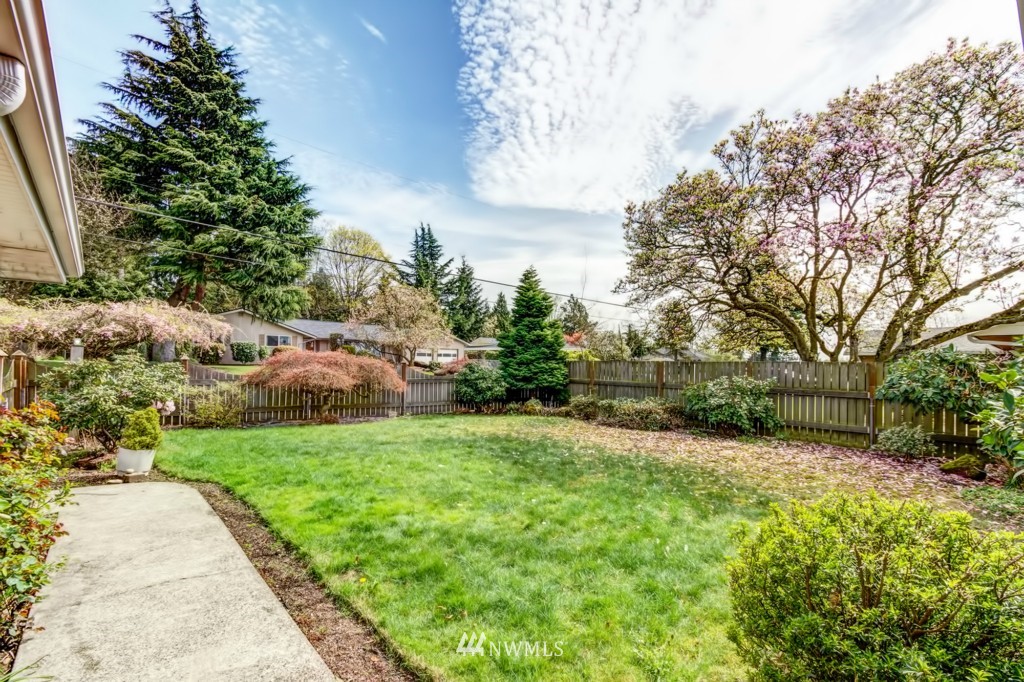 1633 Jones Avenue Northeast Renton, WA 98056 - Photo 21 of 25