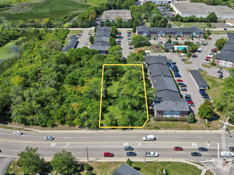 7N630 County Farm Road Hanover Park, IL 60133 - Photo 2 of 15 an aerial view of a house with yard swimming pool and outdoor seating
