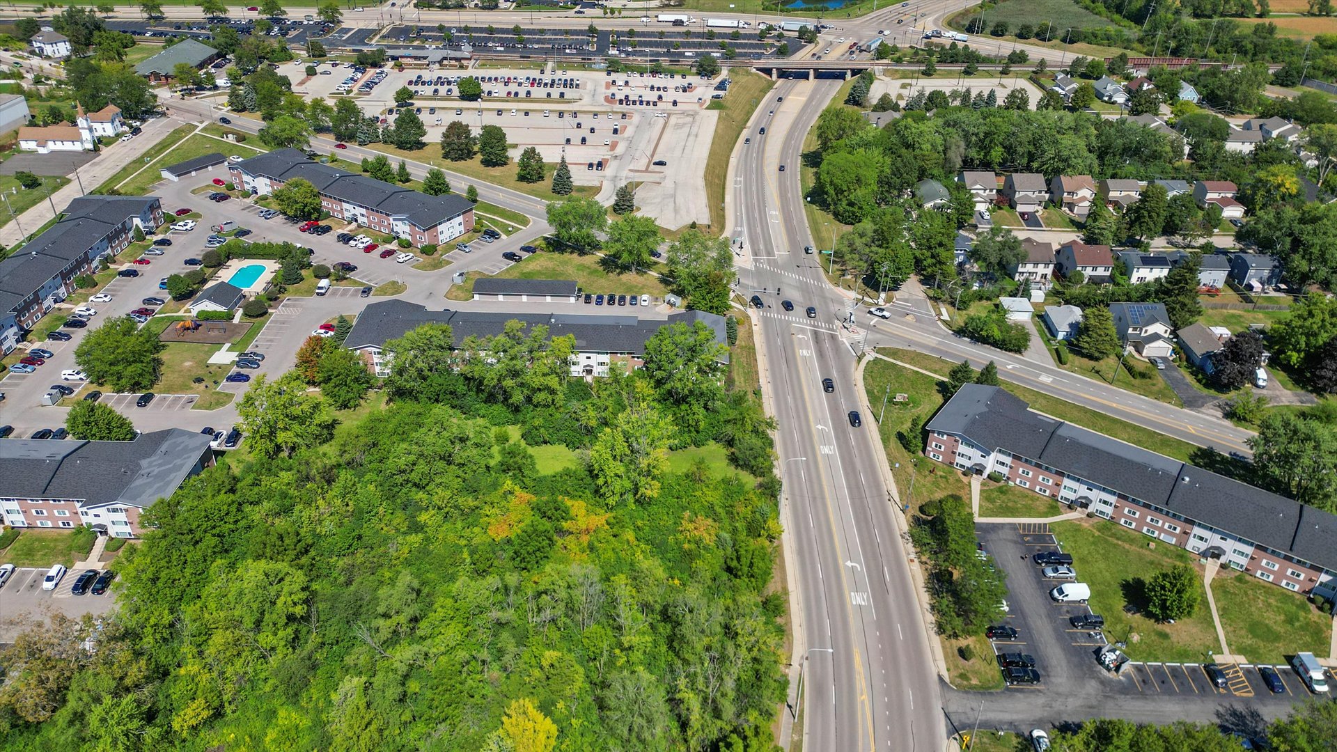 7N630 County Farm Road Hanover Park, IL 60133 - Photo 5 of 15 view of a city