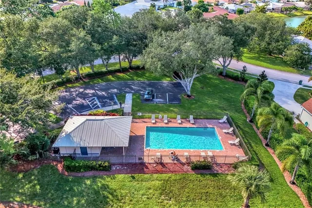 a view of an outdoor space