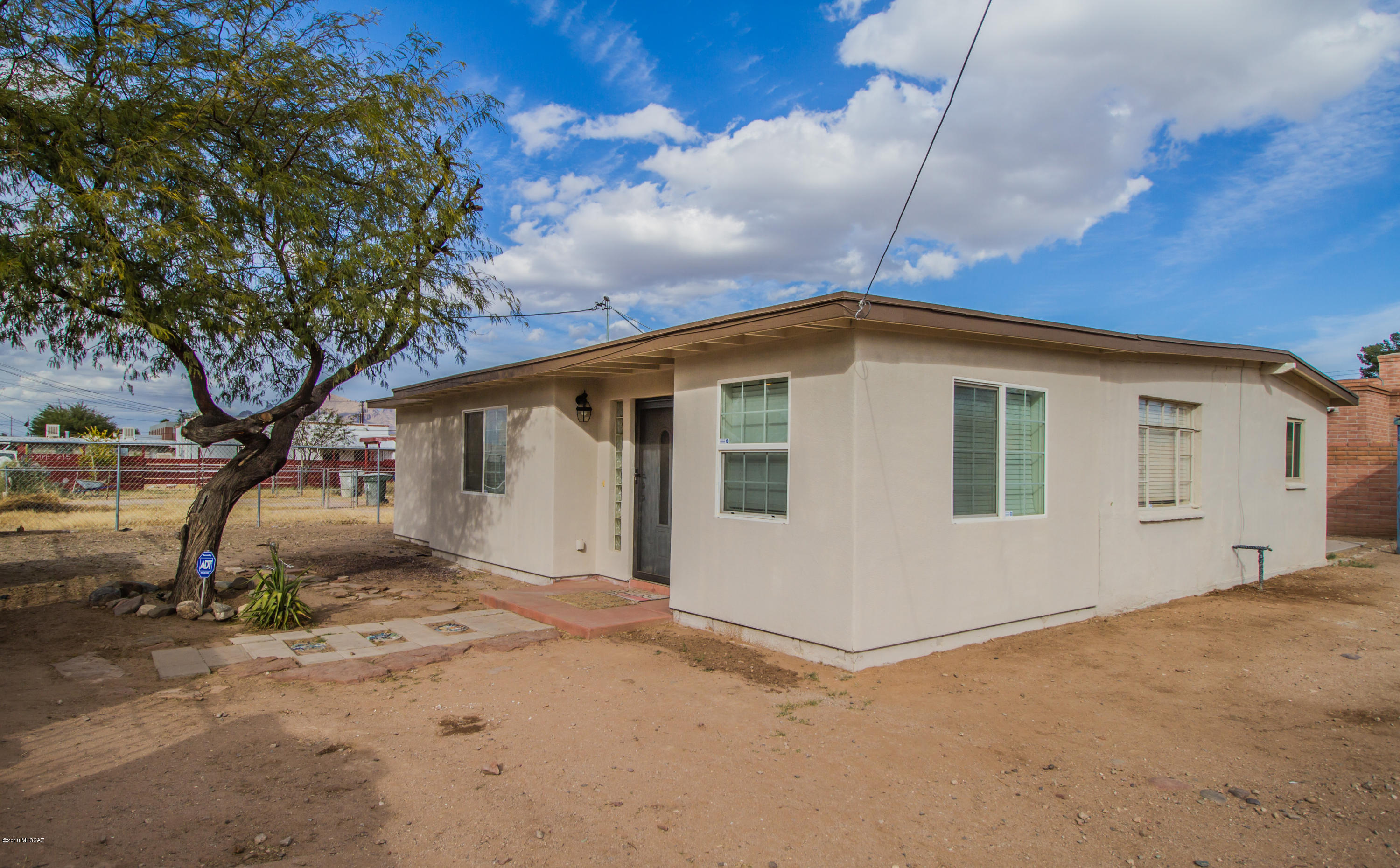 211 East Yavapai Road Tucson, AZ 85705 - Photo 2 of 25 Gallery Image 2