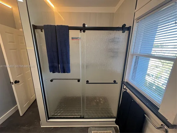 $2,000 | 1901 Southwest Sw 9 Street, Unit 4, Miami, FL 33130