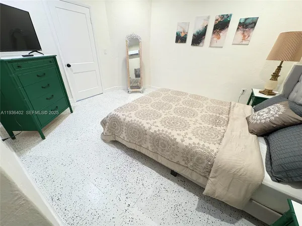 $2,000 | 1901 Southwest Sw 9 Street, Unit 4, Miami, FL 33130