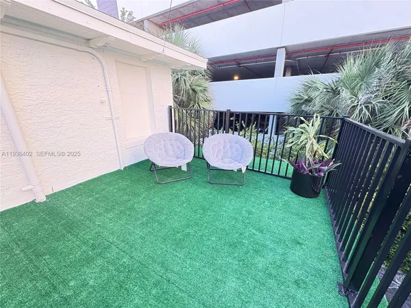 $2,000 | 1901 Southwest Sw 9 Street, Unit 4, Miami, FL 33130