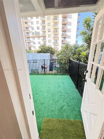 $2,000 | 1901 Southwest Sw 9 Street, Unit 4, Miami, FL 33130