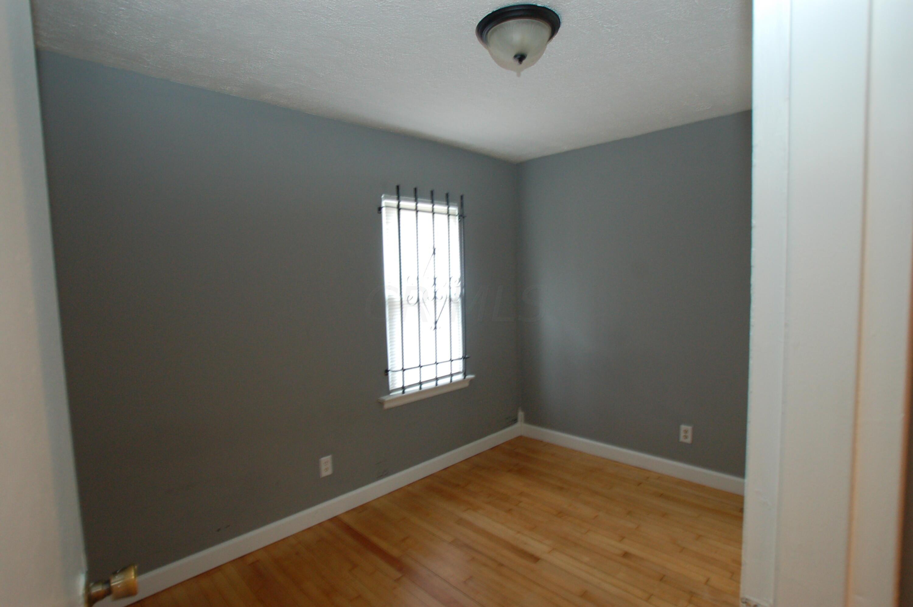 1748 Lancashire Road Columbus, OH 43219 - Photo 11 of 17 69BEF3F3-1FFB-40E5-8E66-AA5135688CFC