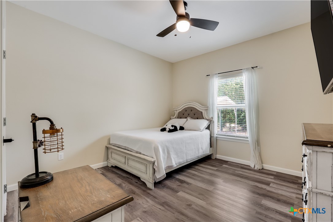 537 Lower Elgin Road Elgin, TX 78621 - Photo 18 of 45
