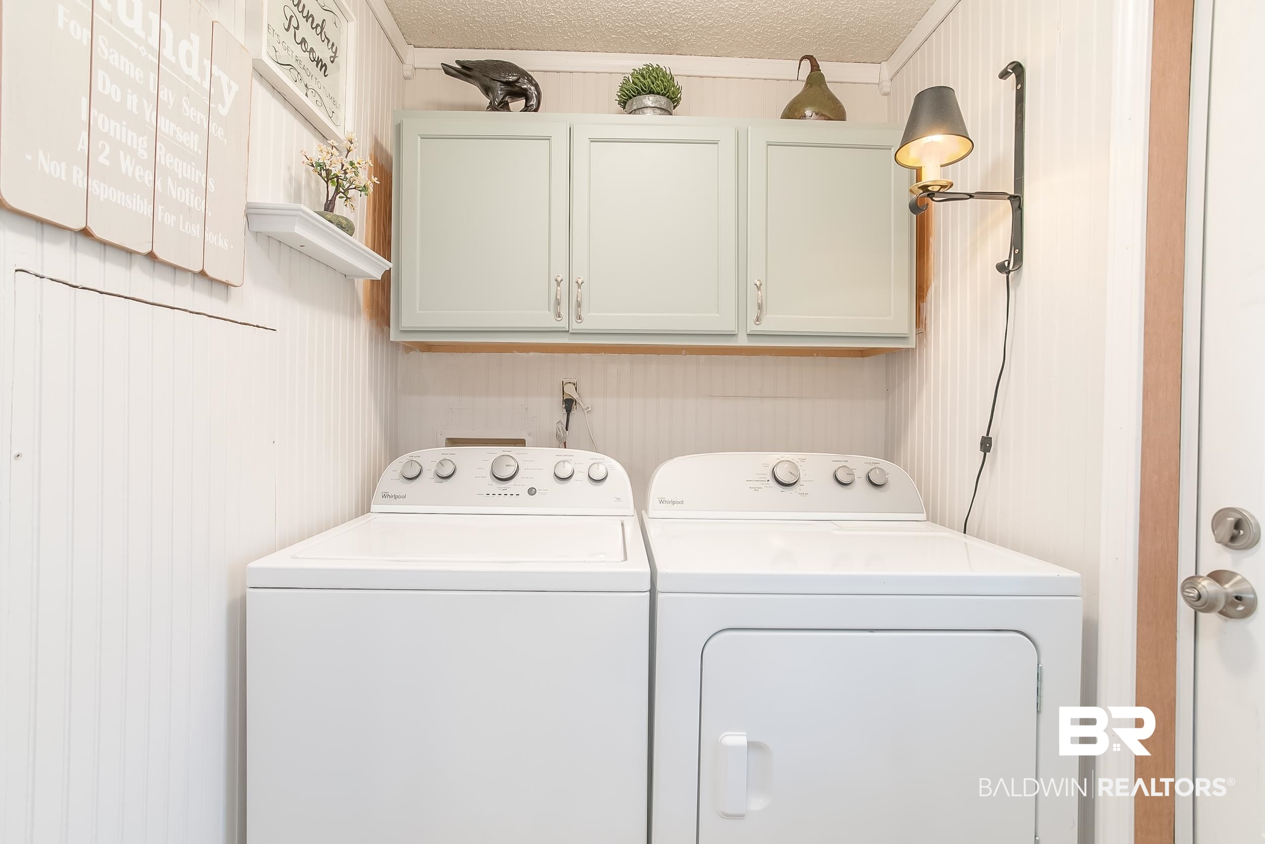 1652 Del Rey Drive Lillian, AL 36549 - Photo 5 of 50 Washer/Dryer do not convey but there's room!
