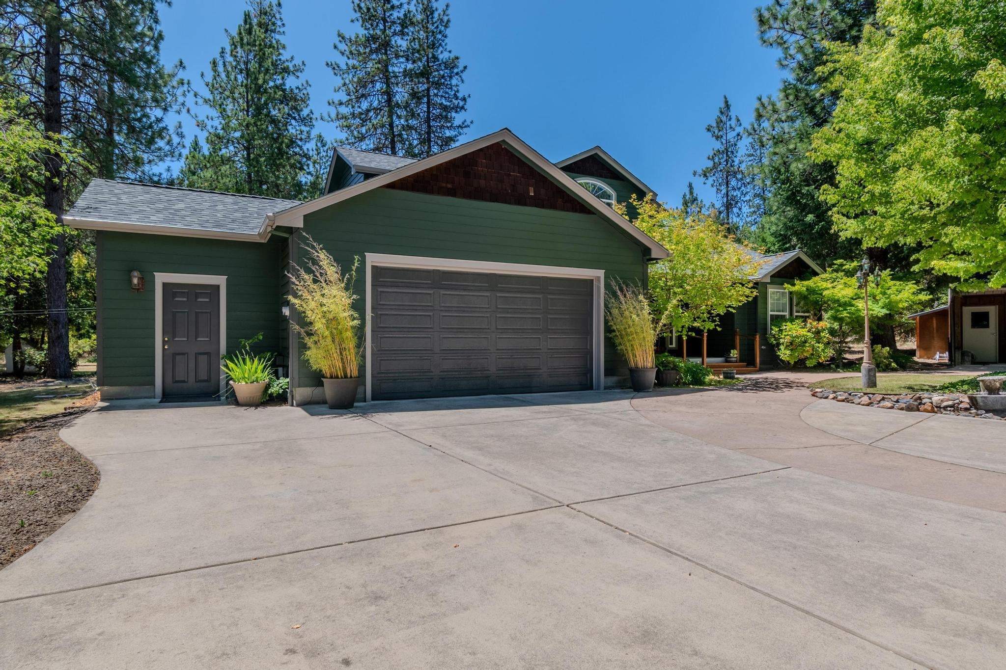 7888 Redthorne Road Rogue River, OR 97537 - Photo 2 of 48 Front 2