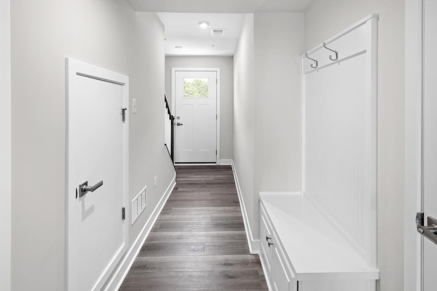 3607 Ponton Road Harrisonburg, VA 22801 - Photo 5 of 10 Foyer/Entry
