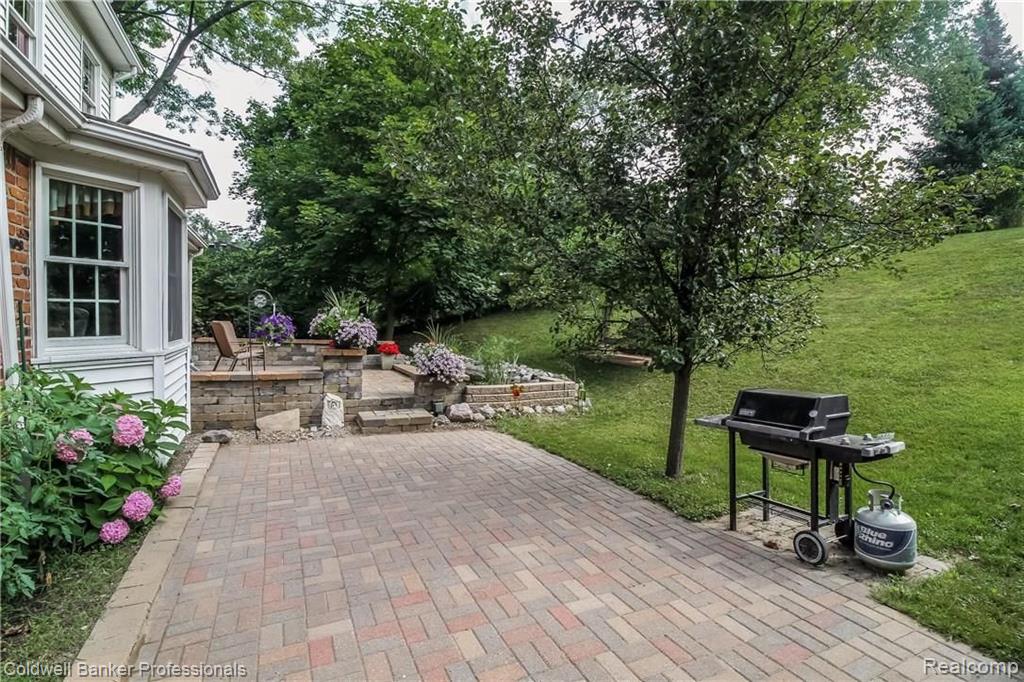 25348 Farmington Road Farmington Hills, MI 48336 - Photo 22 of 27