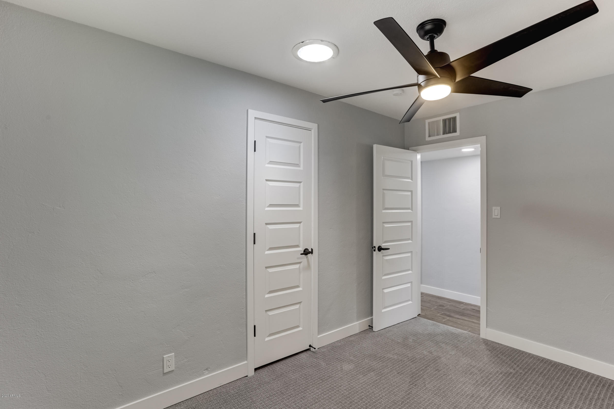 1718 East Rovey Avenue Phoenix, AZ 85016 - Photo 34 of 54 1718 E Rovey Ave-31