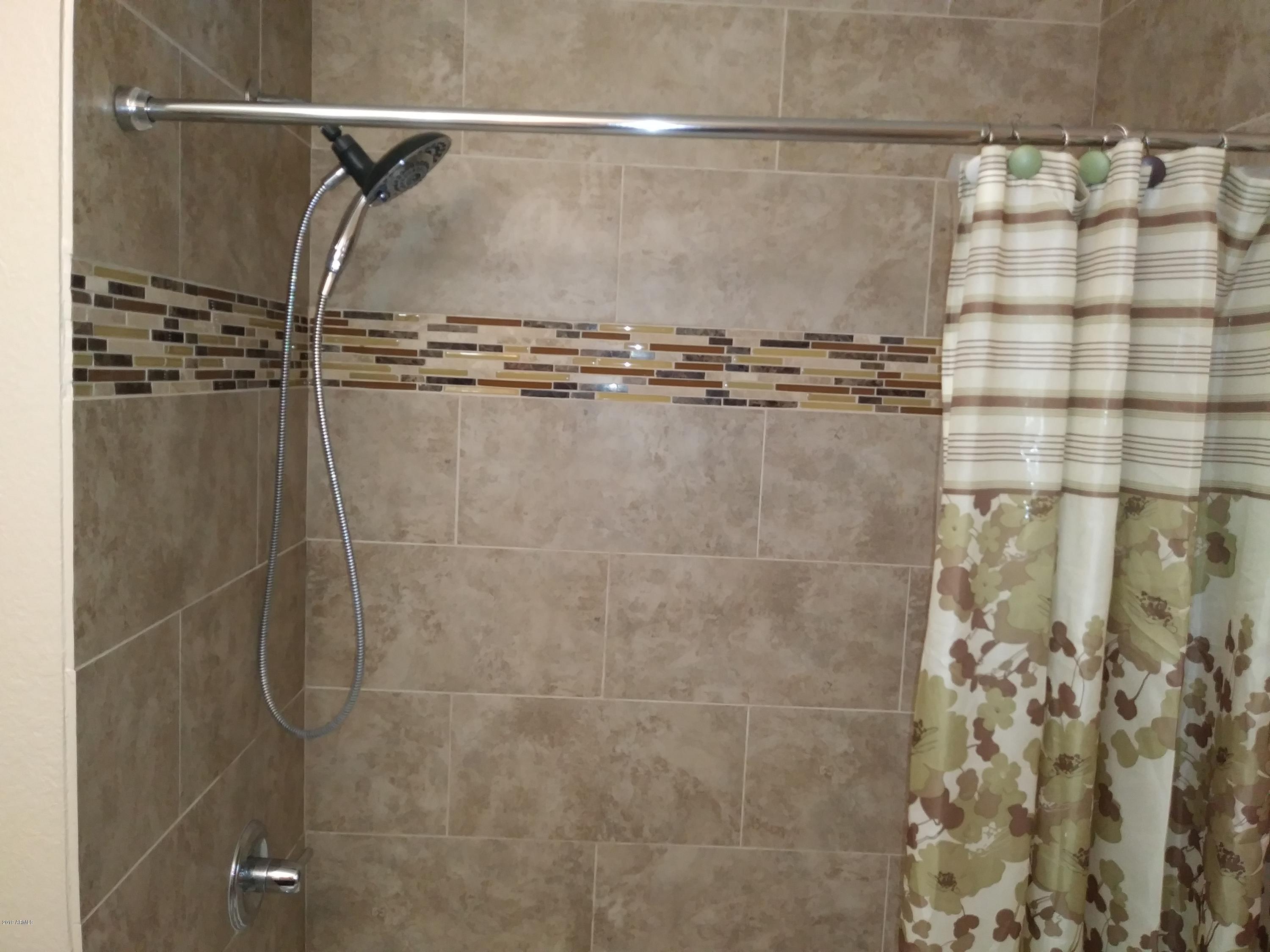 5531 West Boca Raton Road Glendale, AZ 85306 - Photo 21 of 38 Guest bathroom shower