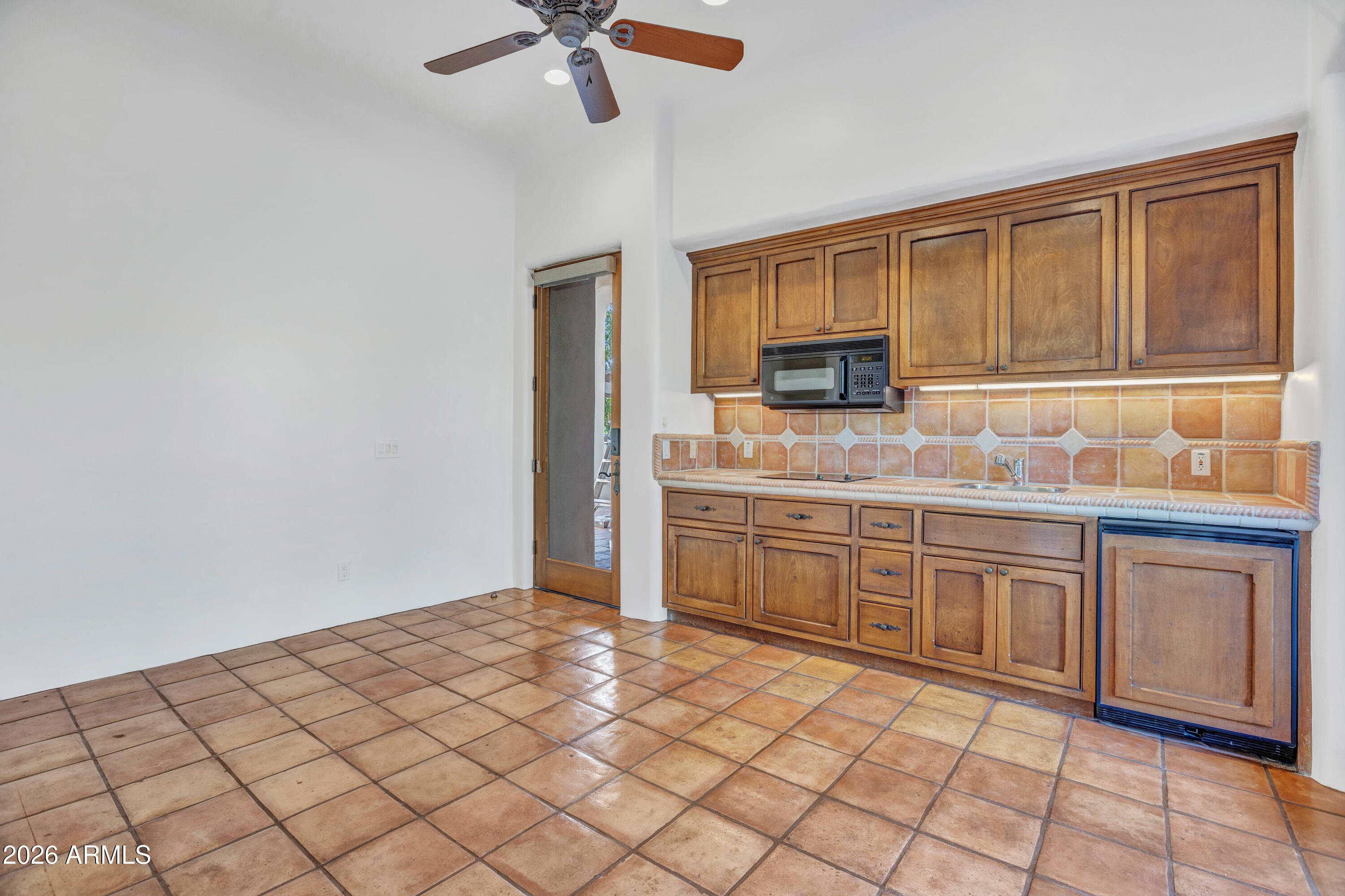 10040 East Happy Valley Road, Unit 483 Scottsdale, AZ 85255 - Photo 30 of 62 Casita kitchenette