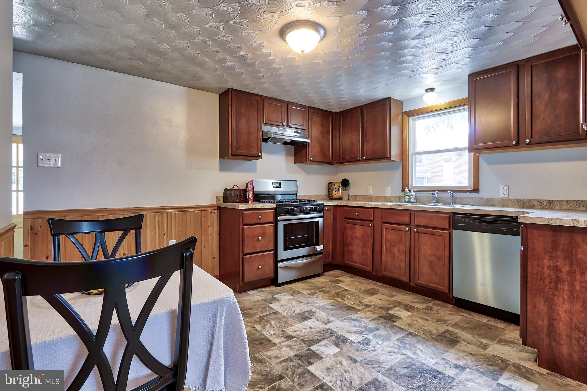 166 Lightner Road York, PA 17404 - Photo 5 of 23 Gallery Image 5