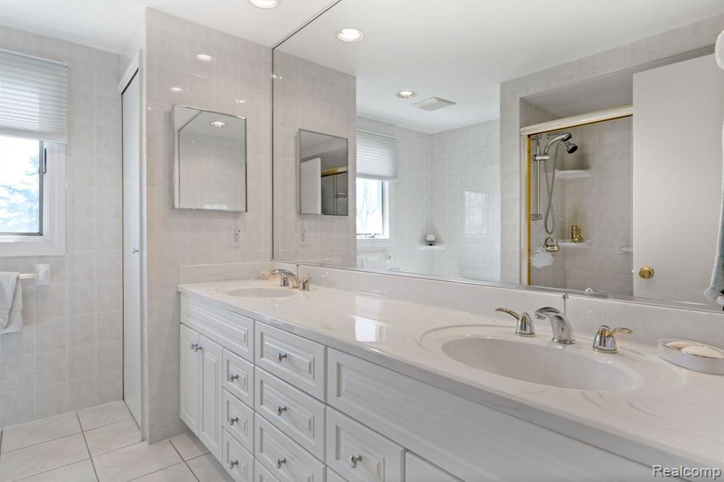 918 Langley Road Rochester Hills, MI 48309 - Photo 26 of 43