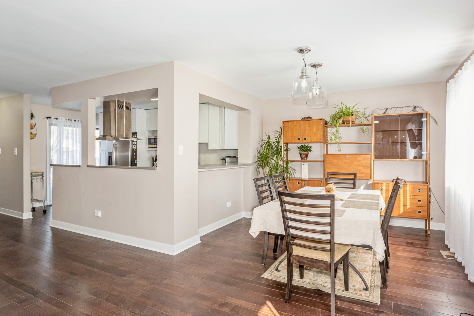 1222 Exeter Court Wheaton, IL 60189 - Photo 4 of 12