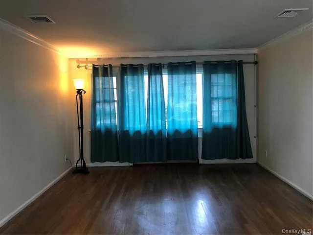 $5,500 | 563 Albemarle Place, Cedarhurst, NY 11516